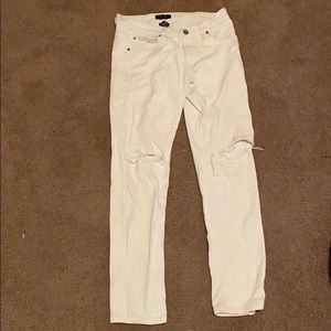 White skinny/slim jeans